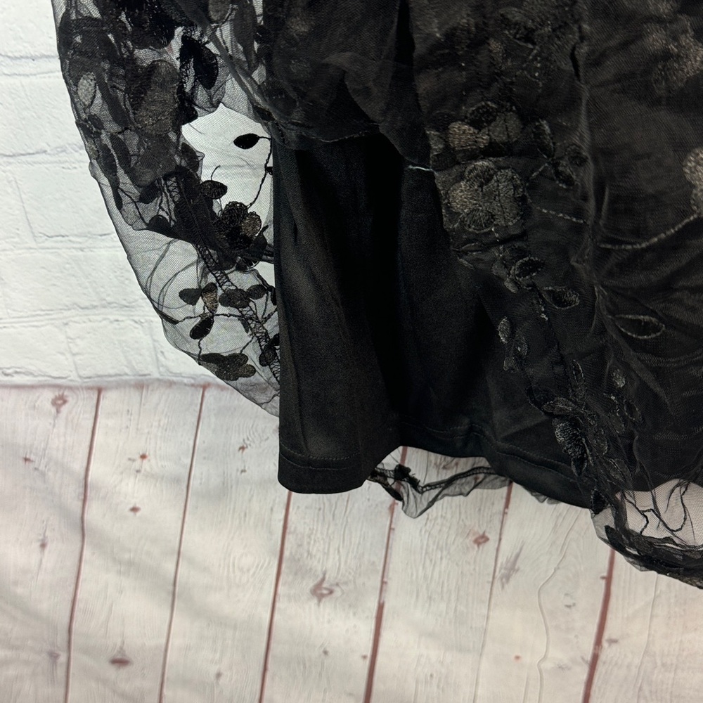 BloomChic Black Floral Surplice Sheer Overlay Midi Dress Plus Size 1X - Picture 6 of 7